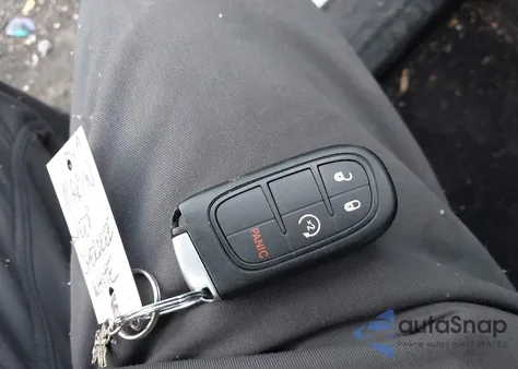 2019 Jeep Cherokee Latitude Plus 4X4 from USA, damaged, VIN 1C4PJMLX3KD223690